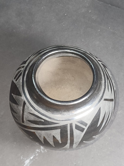 Native American Black Clay Pottery by Minnie Santa Clara Approx.. 6 " diameter Geometric Design.