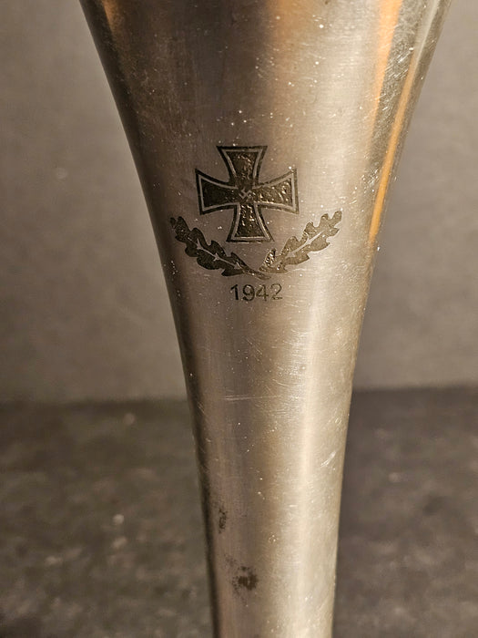 German Iron cross oak leaves and 1942 vase 6 "alpaca metal