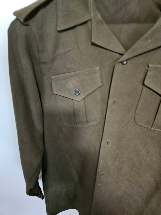 Iraqi uniform /shirt an panta/saddam era/unissued and un hemmed.