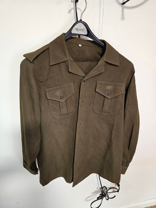 Iraqi uniform /shirt an panta/saddam era/unissued and un hemmed.