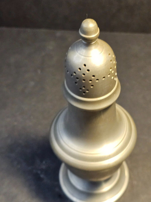 Pewter shaker( not salt) 7.5" high English removable top early 1920s/30s/ great, Antiques, David's Antiques and Oddities