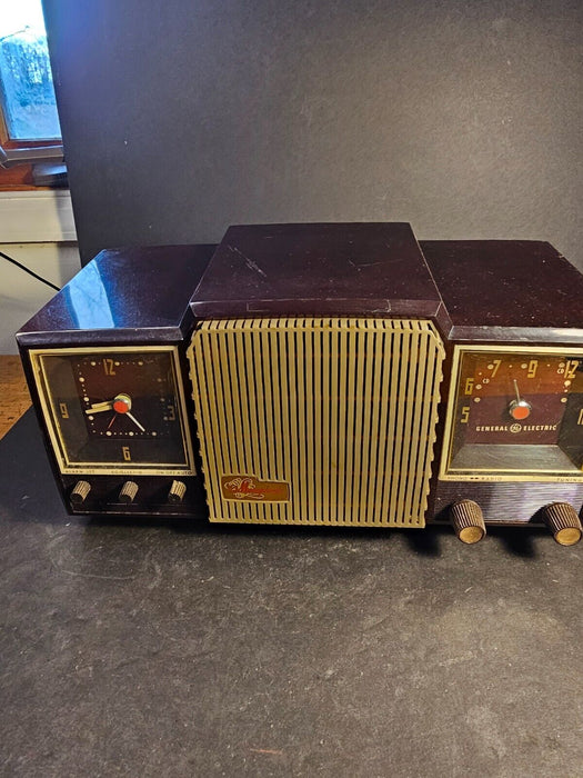 Musaphonic Clock Radio 14 x7x7 turns on/ GE/ hums as found, Antiques, David's Antiques and Oddities