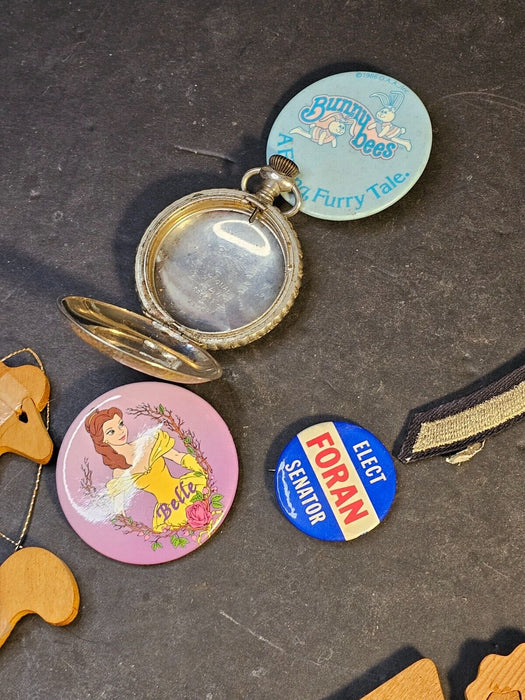 Mixes lot 3 puzzle Christmas ornaments/watch case /Pin back buttons/watch case/, Antiques, David's Antiques and Oddities