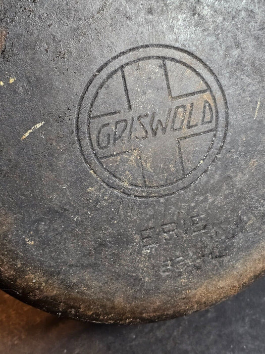 Griswold No. 6 covered pot.cast iron wire handle marked on bottom of pot/and lid, Antiques, David's Antiques and Oddities