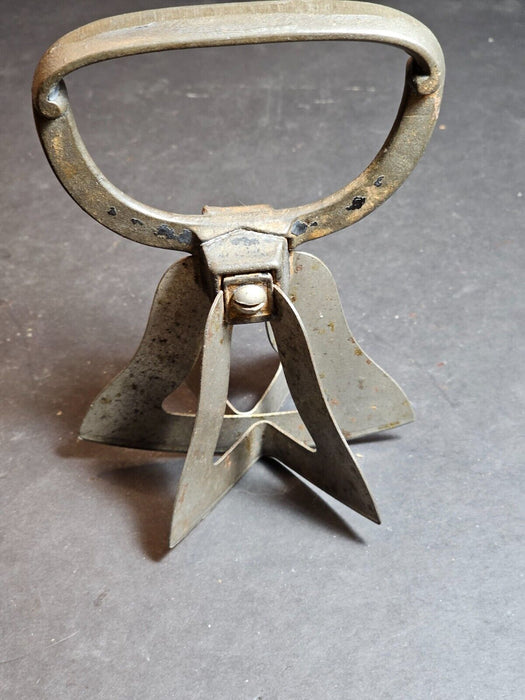 Food chopper dated 1893 cast iron and steel blades No. 60, Antiques, David's Antiques and Oddities