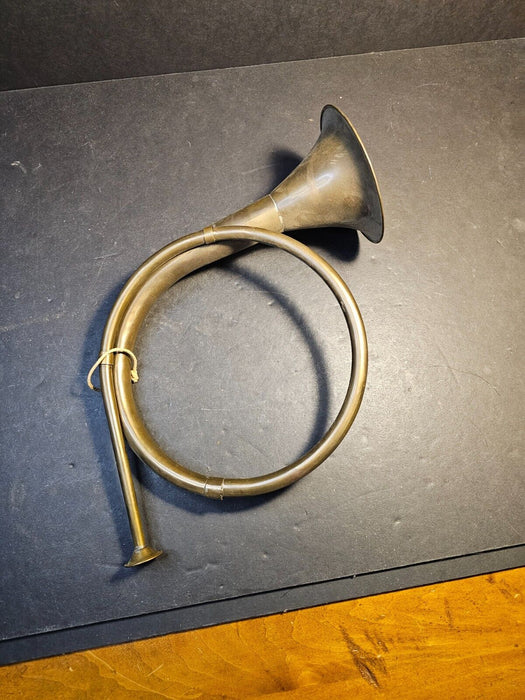 Small Decorative french horn, 8' x14" Brass great look/ does toot.