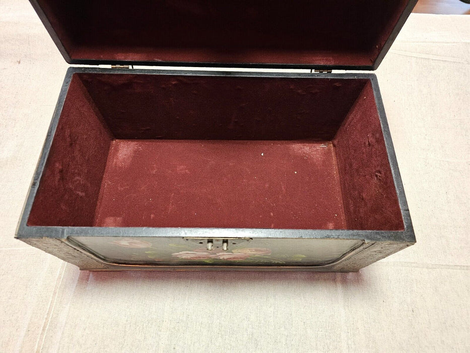 Import from the 1980s painted floral box velvet lined 17.25x9.5x13H