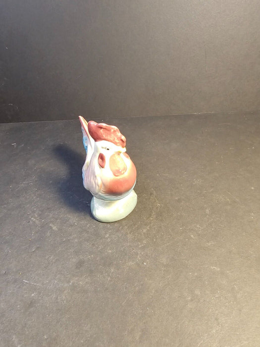 Chicken planter  5x5/ 1940s/ great color palette/red/pink/blues., Antiques, David's Antiques and Oddities