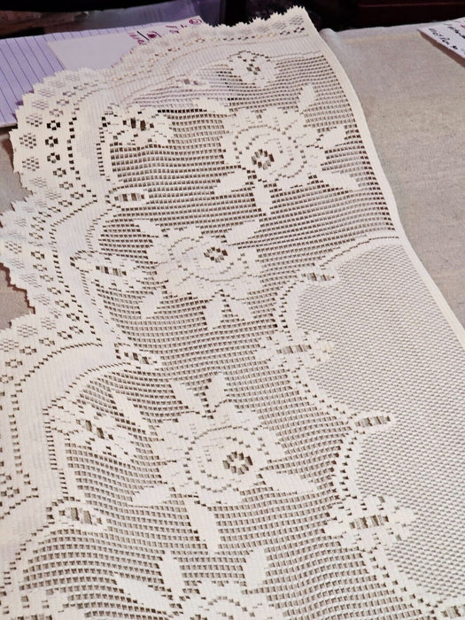 Great bay lace Vic. Rose 18x91 scarf new old stock from 2001/same price less 20%, Antiques, David's Antiques and Oddities