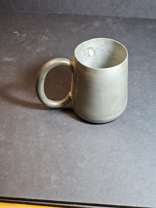 Barkannwerk Pewter Mug 4x4.5 with Engraved Stylized Figure - Weight: 20 oz, Antiques, David's Antiques and Oddities