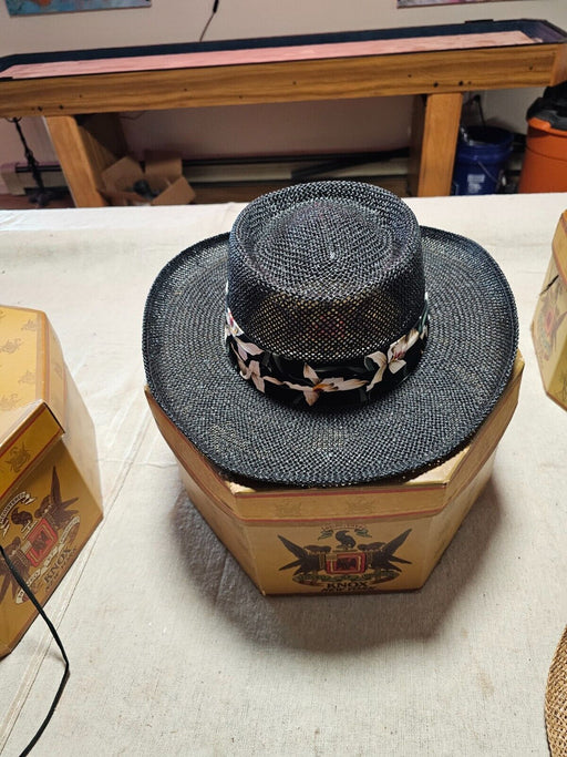 2 Straw hats 1970s/ great shape size in pics/ 1 box for both, Antiques, David's Antiques and Oddities