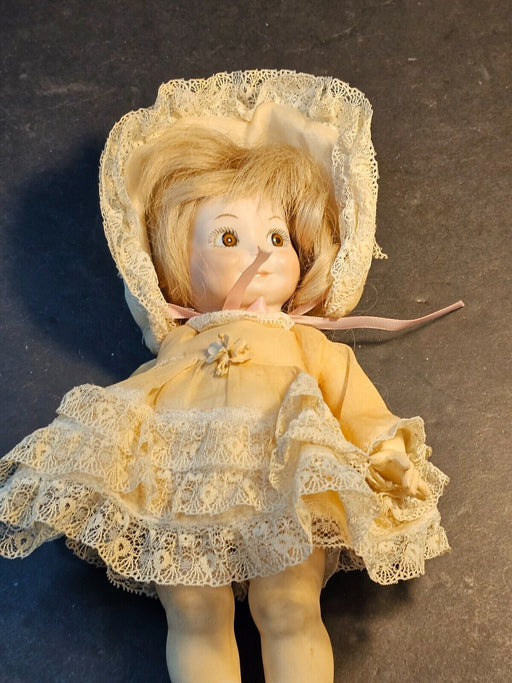 German made 1978 googly eyed doll 11 "/ Good shape marked, Antiques, David's Antiques and Oddities