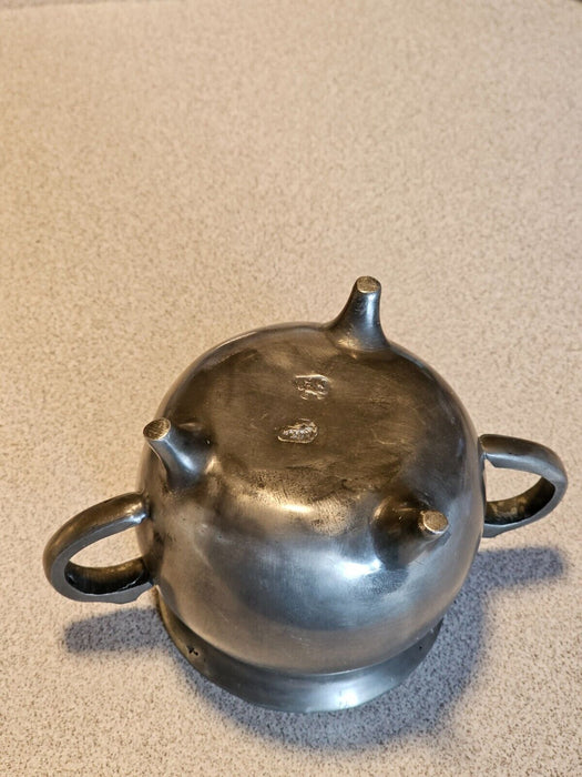 Pewter hallmarked cauldron shaped container 3" high 2.5"wide., Antiques, David's Antiques and Oddities