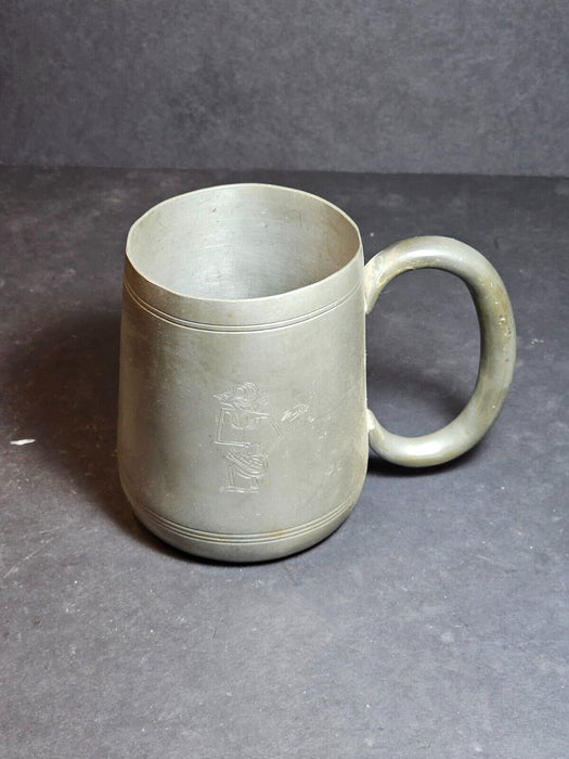 Barkannwerk Pewter Mug 4x4.5 with Engraved Stylized Figure - Weight: 20 oz, Antiques, David's Antiques and Oddities