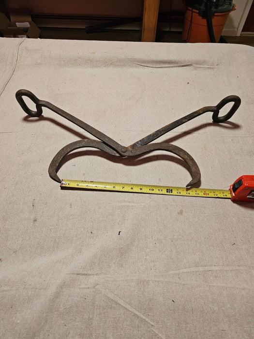 Primitive ice tongs 24 " /From amish pa/ farm fresh.