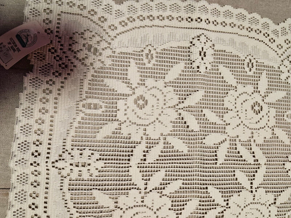 Great bay lace Vic. Rose 20x20  new old stock from 2001/same price less 20%, Antiques, David's Antiques and Oddities