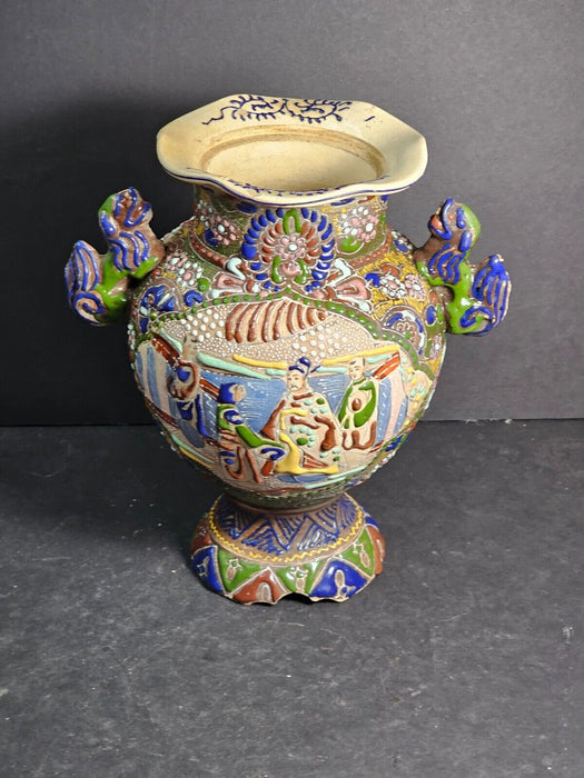 Satsuma style vase 9" h x9'W great color foo dog handles