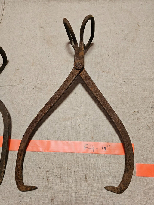 Ice tongs from Amish country Pa 19" Looks great primitive steel, Antiques, David's Antiques and Oddities