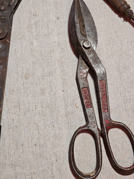 Snips/ratcheting tool/soldering iron/as found 1 price for 3, Antiques, David's Antiques and Oddities