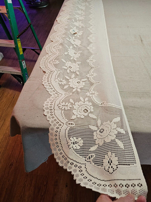 Great bay lace Vic. Rose 18x91 scarf new old stock from 2001/same price less 20%, Antiques, David's Antiques and Oddities