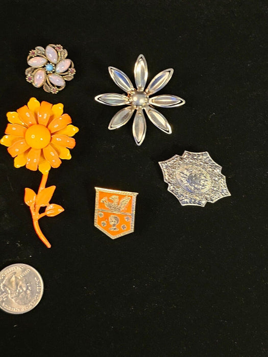 7 1950s/60s costume pins all operational/ wear collect or gift, Antiques, David's Antiques and Oddities