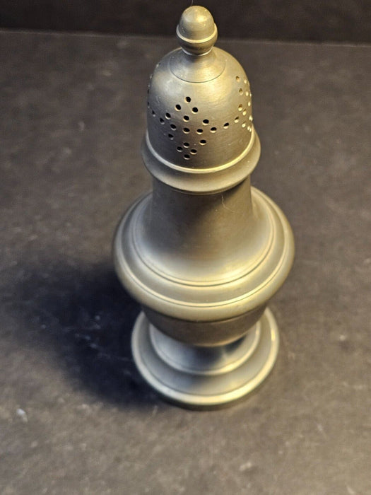 Pewter shaker( not salt) 7.5" high English removable top early 1920s/30s/ great, Antiques, David's Antiques and Oddities