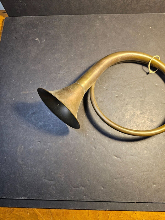 Small Decorative french horn, 8' x14" Brass great look/ does toot.