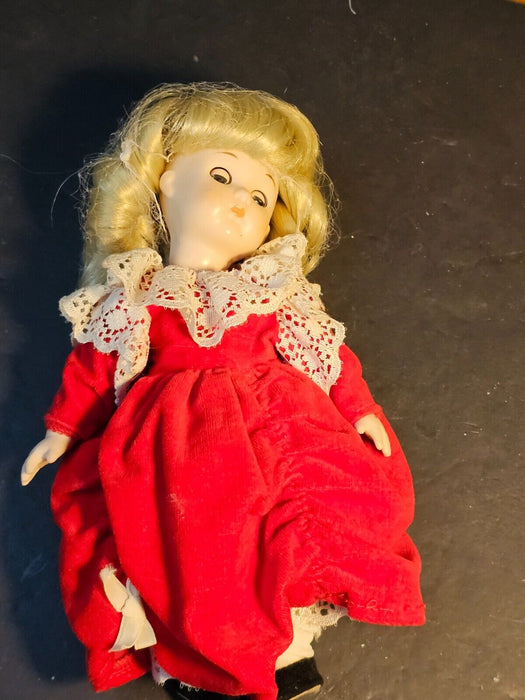 Doll jointed 7 " Vogue/ 1970s/ perfect shape/, Antiques, David's Antiques and Oddities