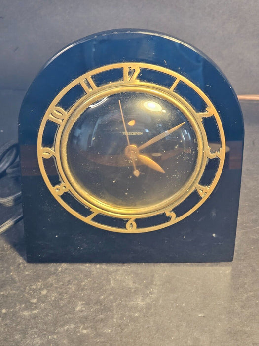 Telechron  BLACK ONYX GLASS ELECTRIC CLOCK, APPROXIMATELY 6 IN X 7 IN runs, Antiques, David's Antiques and Oddities