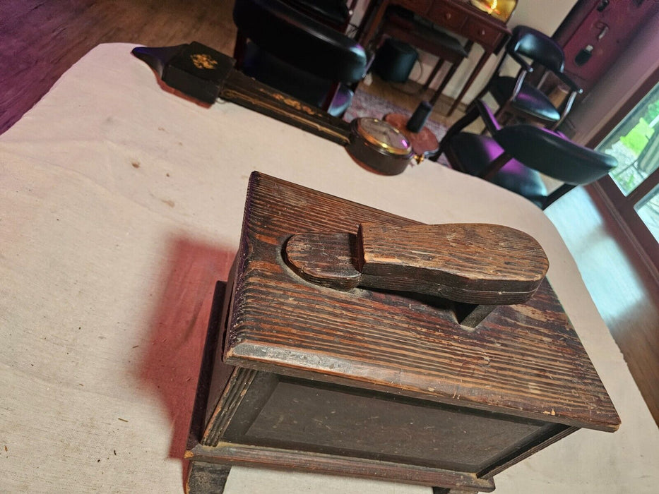 Super primitive shoe shine box/ pine rais paneles/craftsman made 11 x16 x10/, Antiques, David's Antiques and Oddities