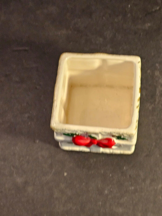 christmas planter reminiscent of McCoy/ 4x4x4, Antiques, David's Antiques and Oddities