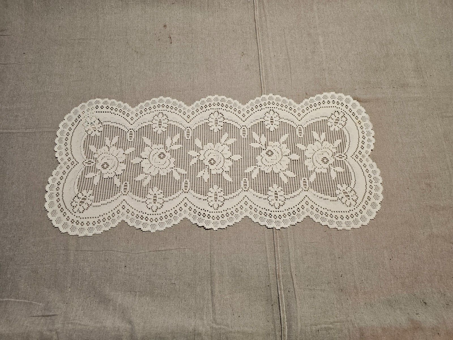 Great bay lace  Vic. Rose 16x33  new old stock from 2001/same price less 20%, Antiques, David's Antiques and Oddities