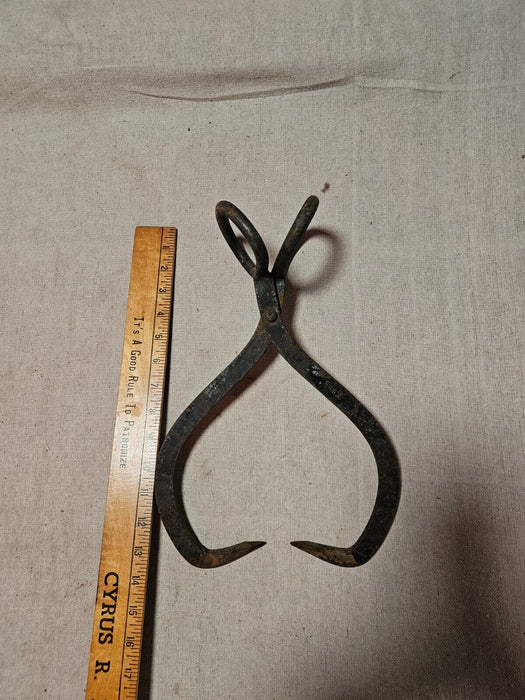 Ice Tongs 12 " amish country pa/ 1900s/ strude co.
