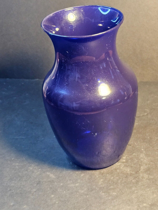 Blue glass vase /nice lines/8" high x 5 " wide., Antiques, David's Antiques and Oddities