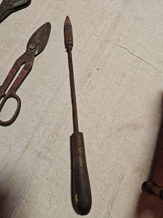 Snips/ratcheting tool/soldering iron/as found 1 price for 3, Antiques, David's Antiques and Oddities