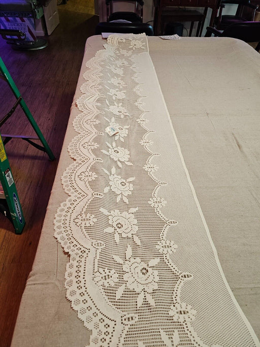 Great bay lace Vic. Rose 18x91 scarf new old stock from 2001/same price less 20%, Antiques, David's Antiques and Oddities