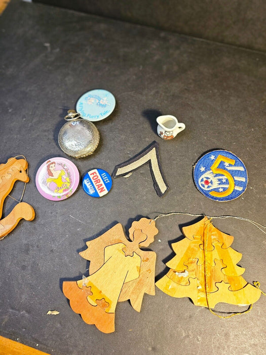 Mixes lot 3 puzzle Christmas ornaments/watch case /Pin back buttons/watch case/, Antiques, David's Antiques and Oddities