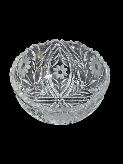 Etched glass bowl, Near 8.25" wide 3.5" high., Antiques, David's Antiques and Oddities
