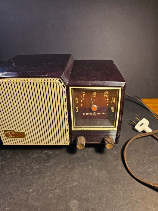 Musaphonic Clock Radio 14 x7x7 turns on/ GE/ hums as found, Antiques, David's Antiques and Oddities