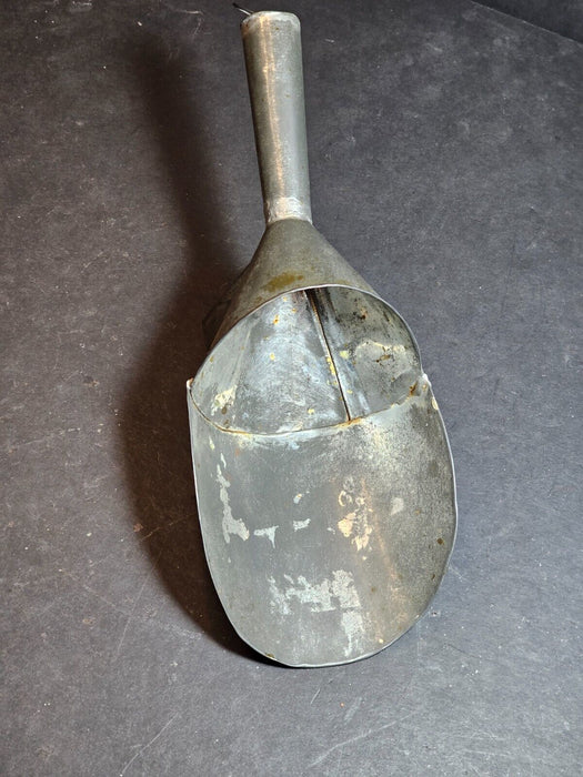 Tin Soldered Scoop with Back Rest 9 inches Excellent Craftsman Ship Early 1900s, Antiques, David's Antiques and Oddities