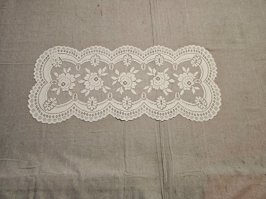 Great bay lace  Vic. Rose 16x33  new old stock from 2001/same price less 20%, Antiques, David's Antiques and Oddities