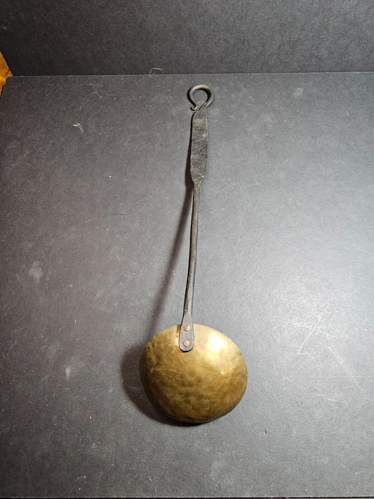 Forged steel and brass ladle made by craftsman in the 1970s w/ makers mark. 15", Antiques, David's Antiques and Oddities