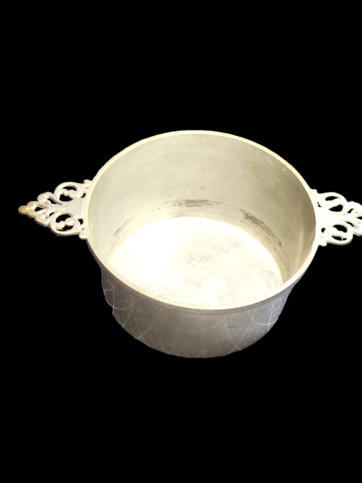 Pewter Porringer 6 inches diameter 3 inches high Manufacture Wallace