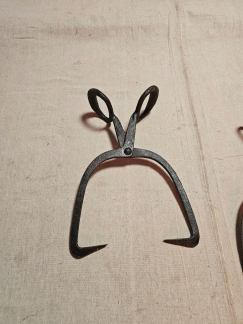 14" Ice Tongs Amish country/primitive /as found/