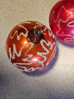 1930s/40s christmas balls pair of red decorated 2" to 2.5"