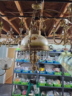 Parts light /1960s/ was burnished and ruined/see splits/has all prism's/floral