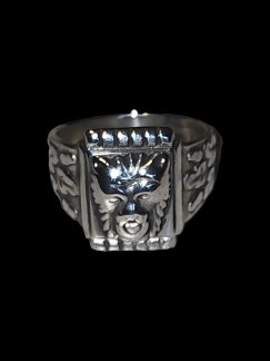 "Panzer Division Ring, with the inscription 'Jag.ABT 521', referring to the Panzerjäger (tank-hunter) battalion 521 of the German Wehrmacht